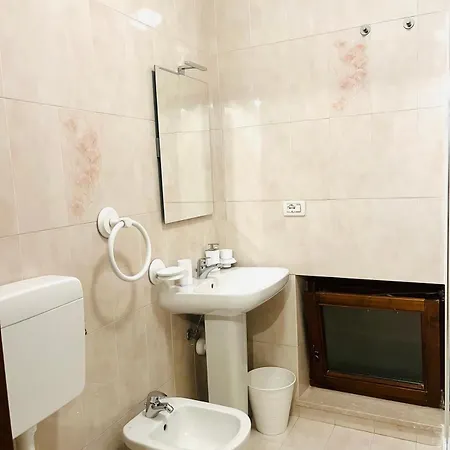 Sleep In Mitte 3* Венцоне